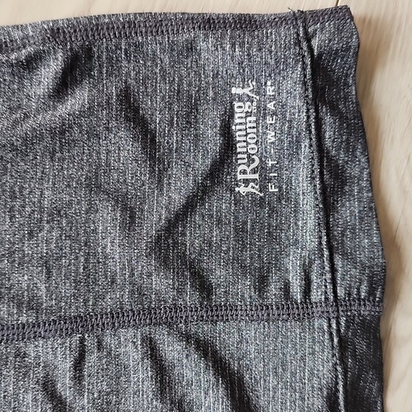 Running Room Fitwear Activewear Shortsleeve Top With Back Zipper Pocket Medium - Picture 2 of 14